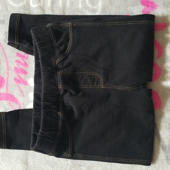 ❣5 for $25 Sale❣ Bundle of 3 Pairs of Toddler Pants - Picture 4 of 9